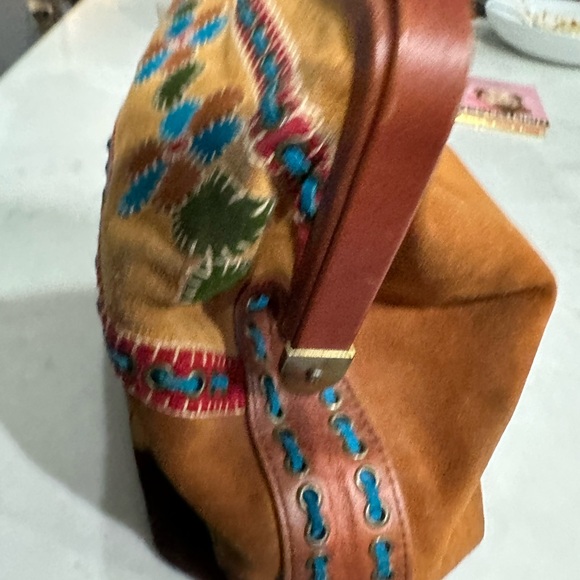 Vintage faux bag looks vintage but it’s not! - Picture 5 of 9